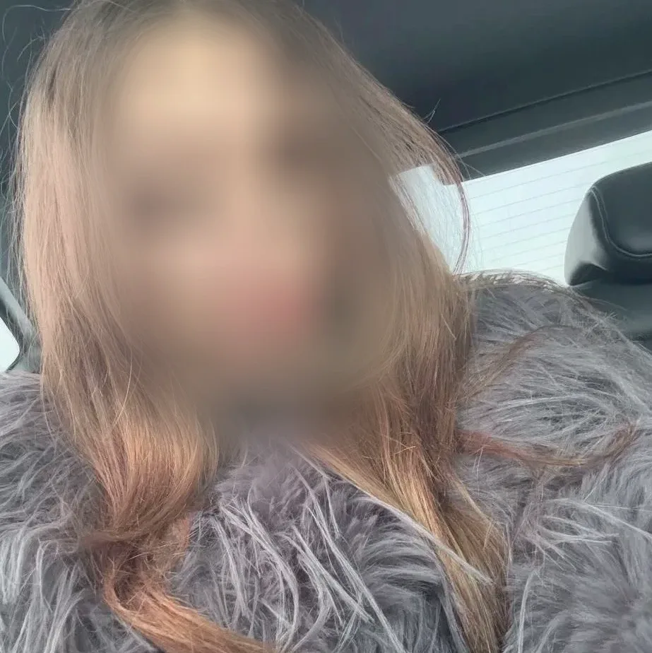 Anna, 19