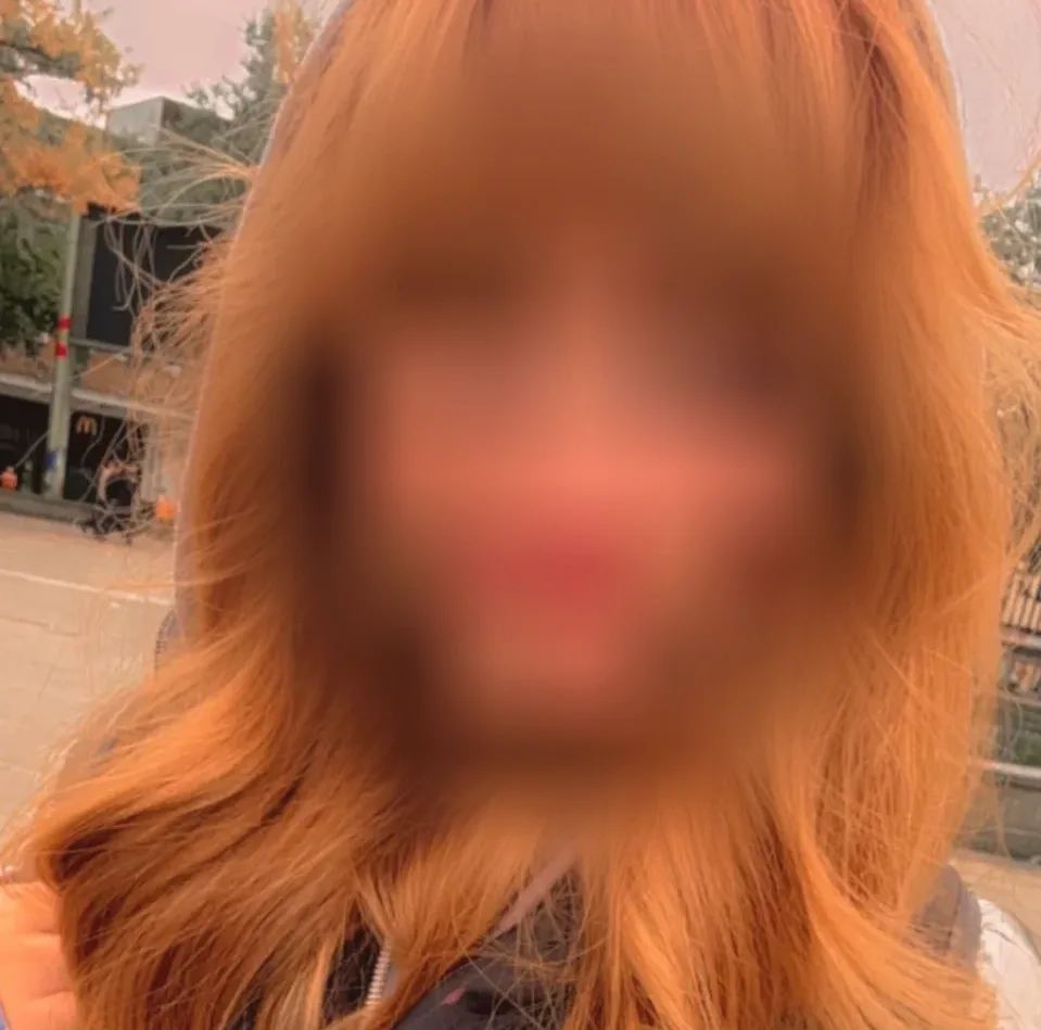 Manuela, 31